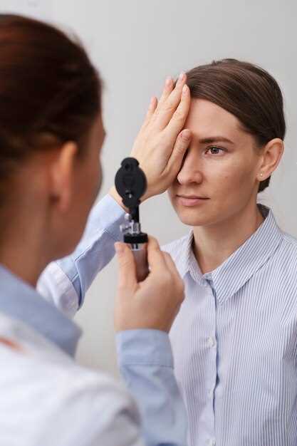 Какие функции выполняет оптометрист при проверке зрения?