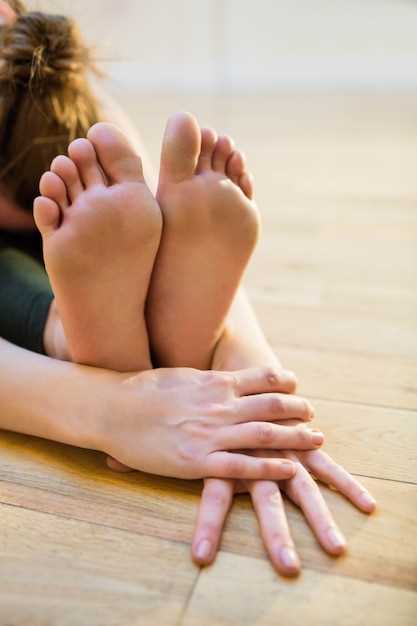 Домашние средства для увлажнения и заживления кожи между пальцами ног